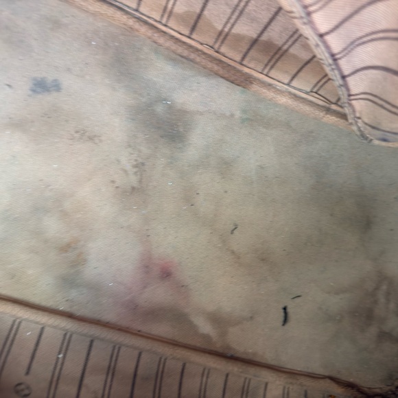 Authentic Louis Vuitton Neverfull MM - Picture 10 of 15